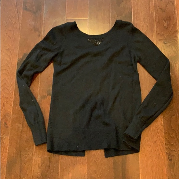 Excellent condition lululemon open back sweater - Picture 2 of 6